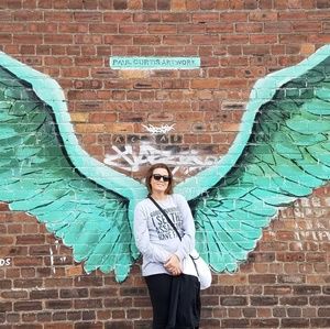 Meet your Posher, Laura